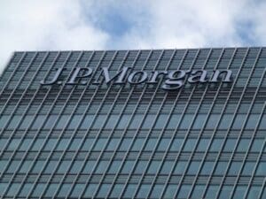 Lire la suite à propos de l’article JPMorgan Chase lance un plan de 15000 miliard de dollars sur 10 ans pour renforcer les secteurs stratégiques américains