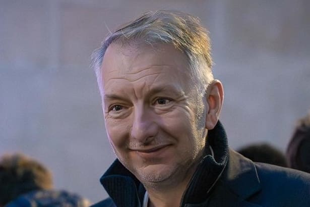 You are currently viewing Métropole de Lyon : le budget 2026 au cœur d’un affrontement entre Aulas-Sarselli et Bruno Bernard