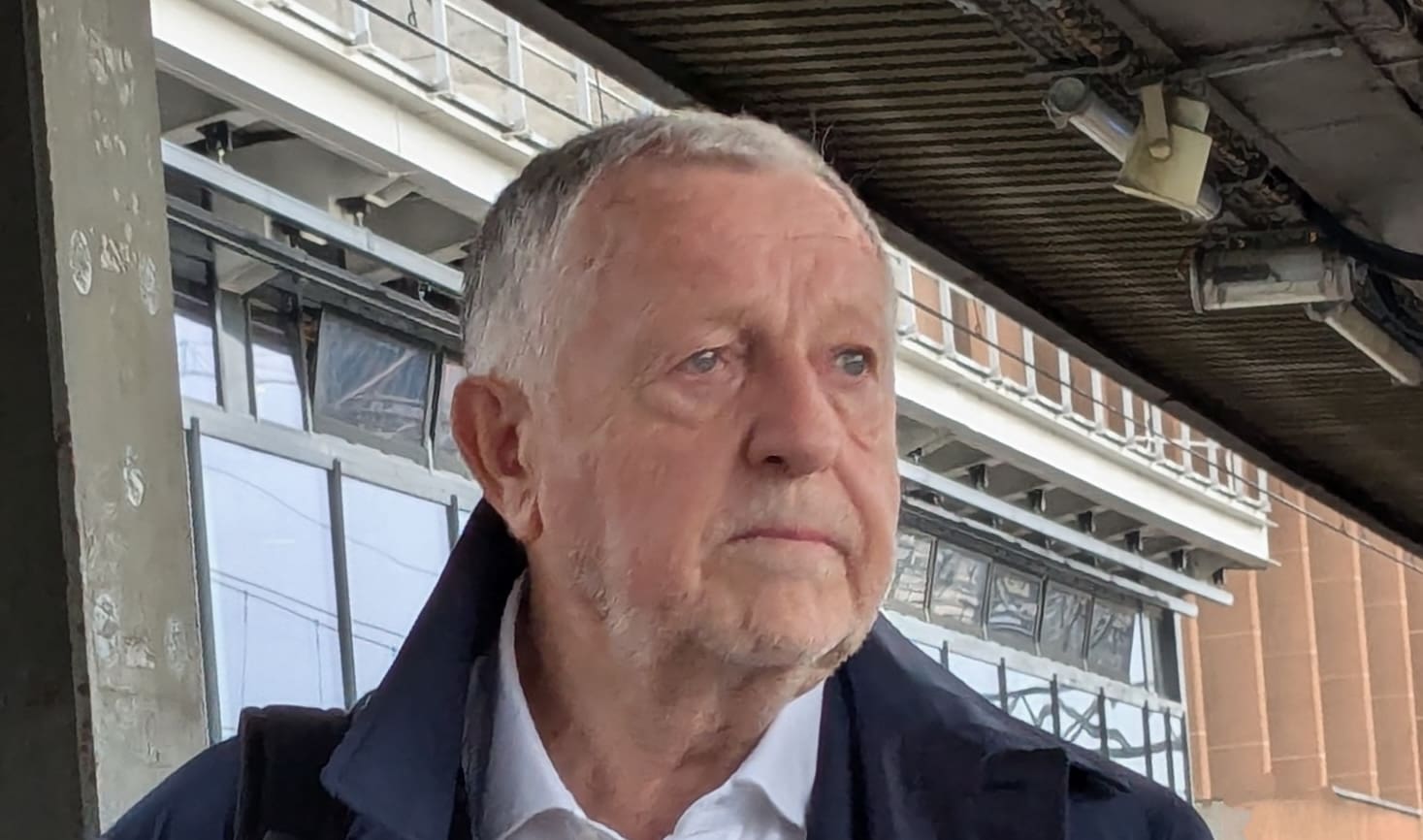 You are currently viewing Municipales 2026 à Lyon : les ambitions de Jean-Michel Aulas pour les pistes cyclables et la ZTL