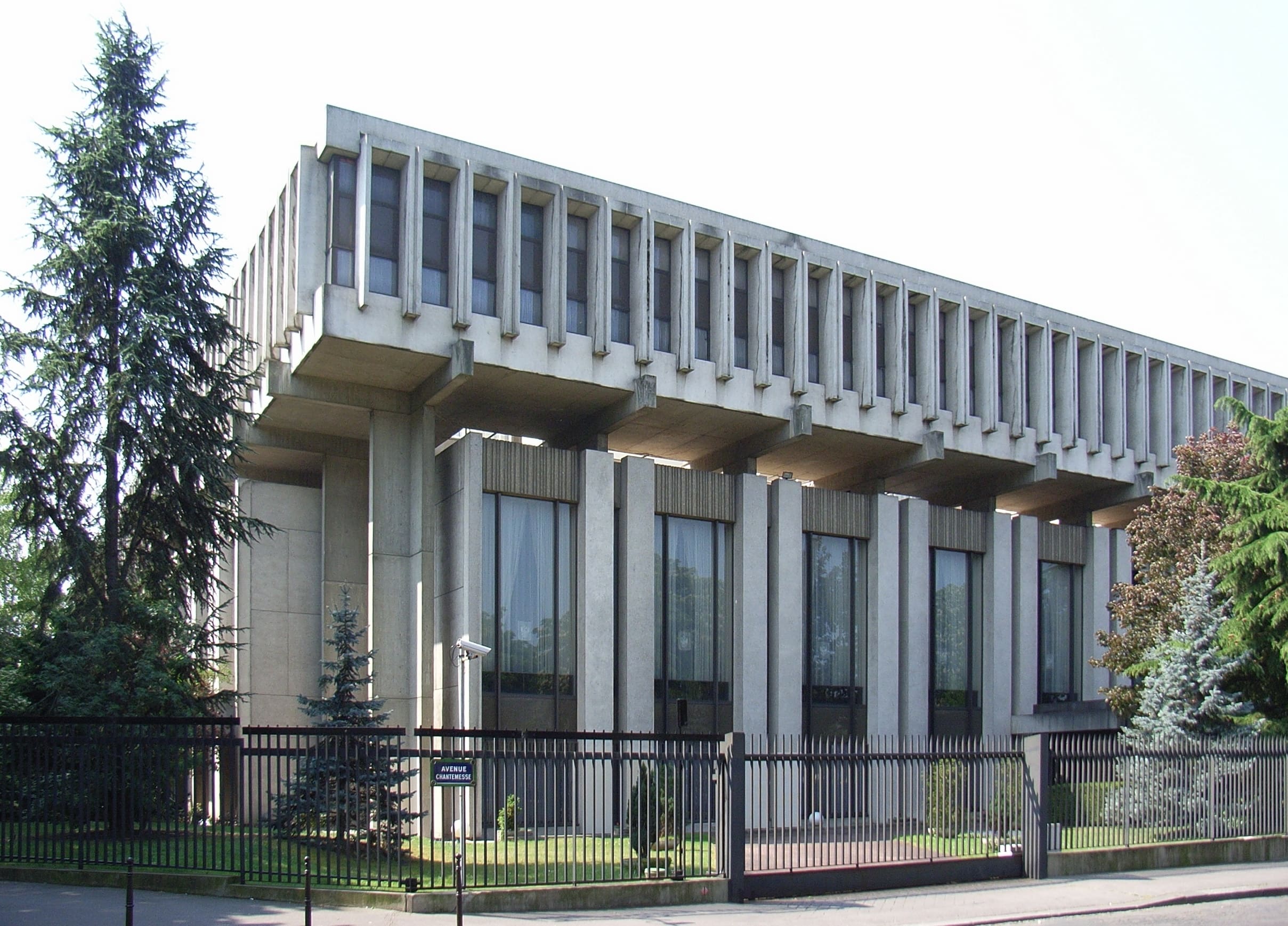 You are currently viewing Noël : l’ambassade de Russie en France adresse ses vœux à « ses amis en France et ailleurs »