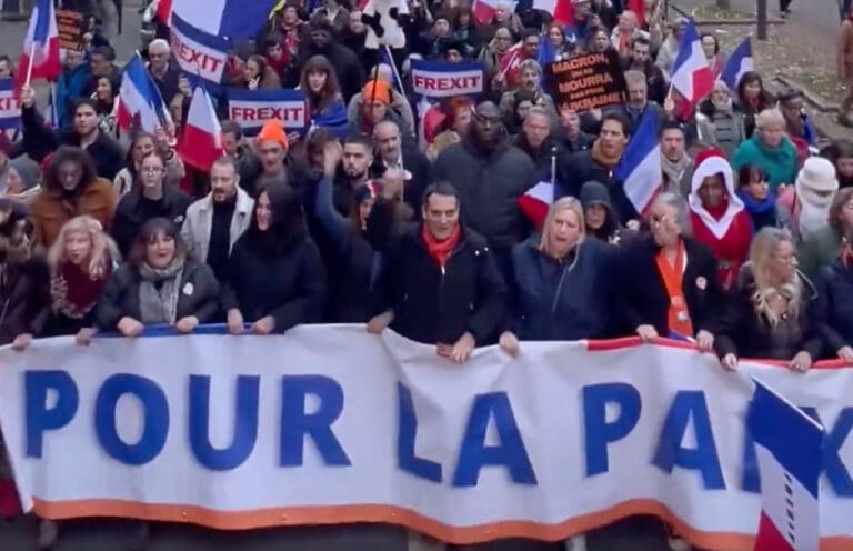 Lire la suite à propos de l’article Paris : Florian Philippot mobilise les Patriotes pour une « marche nationale pour la paix »