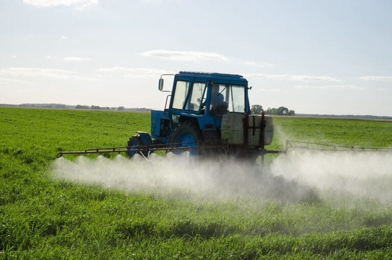 Lire la suite à propos de l’article Pesticides : plus de 2 300 médecins et scientifiques alertent Sébastien Lecornu sur une « déréglementation » européenne jugée dangereuse