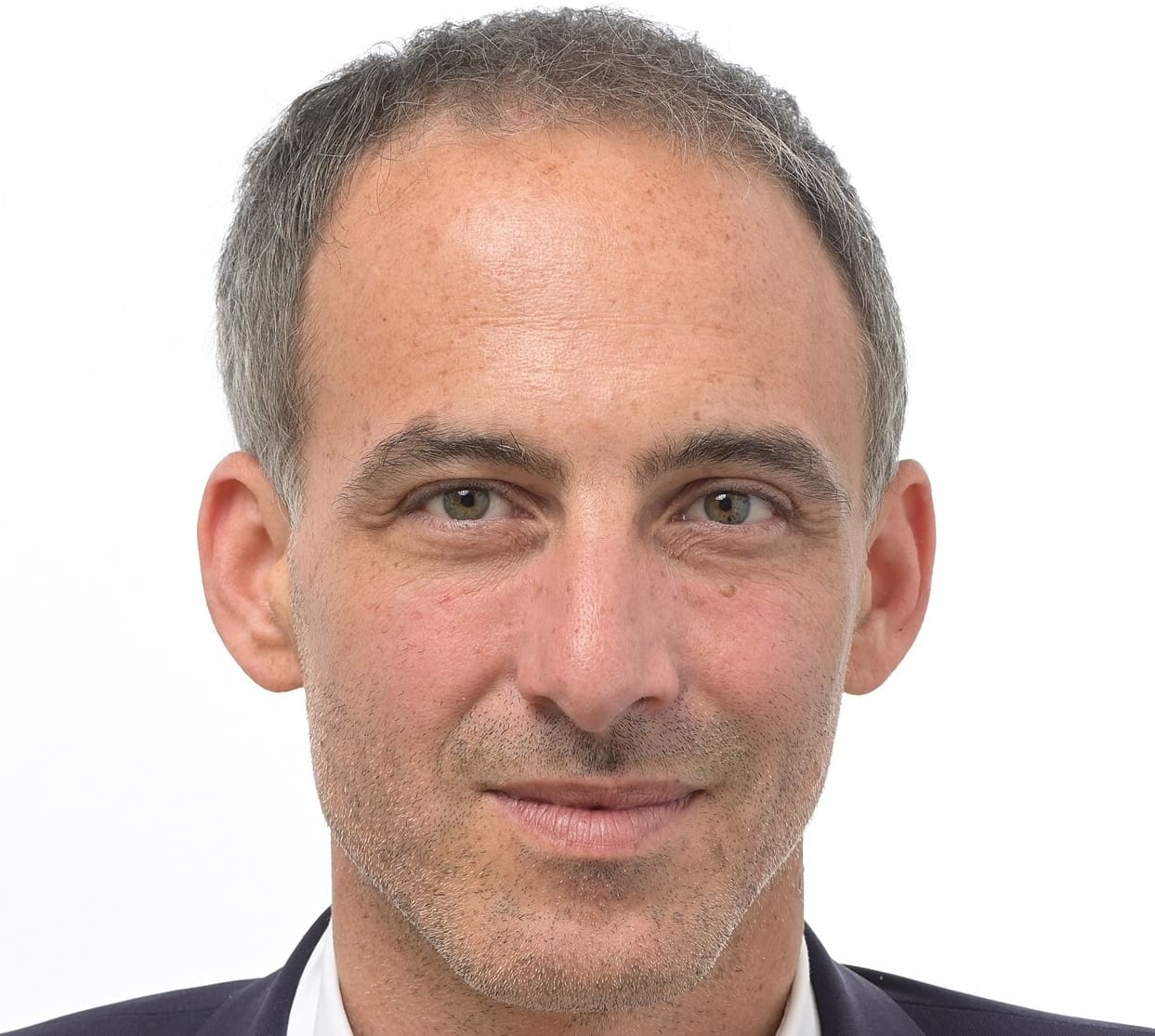 You are currently viewing Raphaël Glucksmann : « la principale faute des dirigeants européens fut de ne pas écouter, ce qui se disait à Moscou »