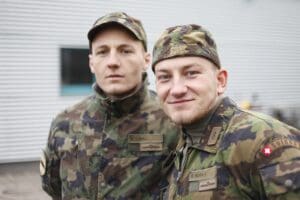 Lire la suite à propos de l’article Service militaire suisse : les binationaux, dont les Franco-Suisses, ne pourront plus contourner leurs obligations