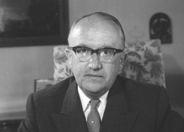 Lire la suite à propos de l’article Walter Hallstein : le premier président de la CEE faisait partie des élites du IIIᵉ Reich et du groupe Bilderberg
