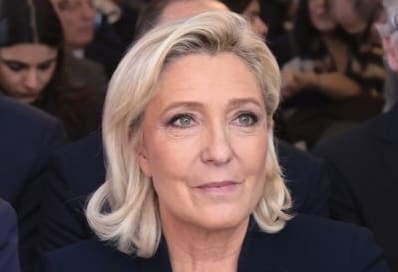 Lire la suite à propos de l’article Affaire des assistants du RN : Marine Le Pen rejugée en appel, une audience décisive pour 2027
