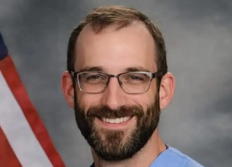 Lire la suite à propos de l’article Alex Pretti : portrait de l’infirmier tué à Minneapolis lors d’une intervention de la police de l’immigration