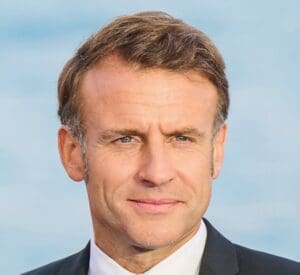 Lire la suite à propos de l’article Emmanuel Macron s&rsquo;immisce une nouvelle fois dans le débat historique après une polémique sur des manuels parascolaire