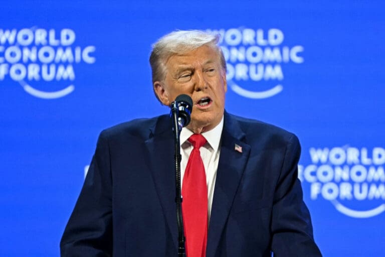 Lire la suite à propos de l’article Davos 2026 : Trump vante son “miracle” économique, relance la bataille du Groenland et se moque de Macron