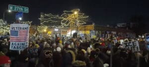 Lire la suite à propos de l’article États-Unis : l’exécution d&rsquo;Alex Pretti à Minneapolis ravive la crise politique et sécuritaire aux États-Unis