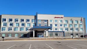 Lire la suite à propos de l’article Hilton : la franchise d’un Hampton Inn révoquée après le refus d’héberger des agents fédéraux à Minneapolis
