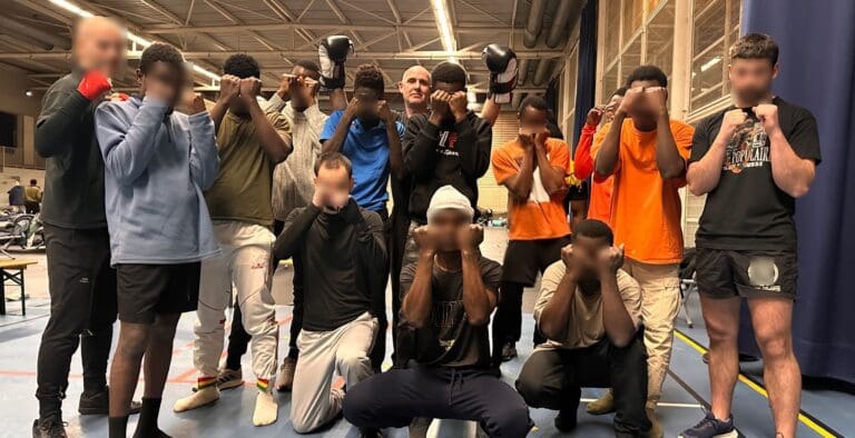 Lire la suite à propos de l’article Lyon : la Boxe Populaire Croix-Rousse organise un entraînement en soutien de mineurs hébergés au gymnase Chanfray