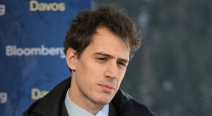 Lire la suite à propos de l’article Mistral AI : Arthur Mensch annonce depuis Davos viser un chiffre d&rsquo;affaire d&rsquo;un milliard d&rsquo;euros dès 2026