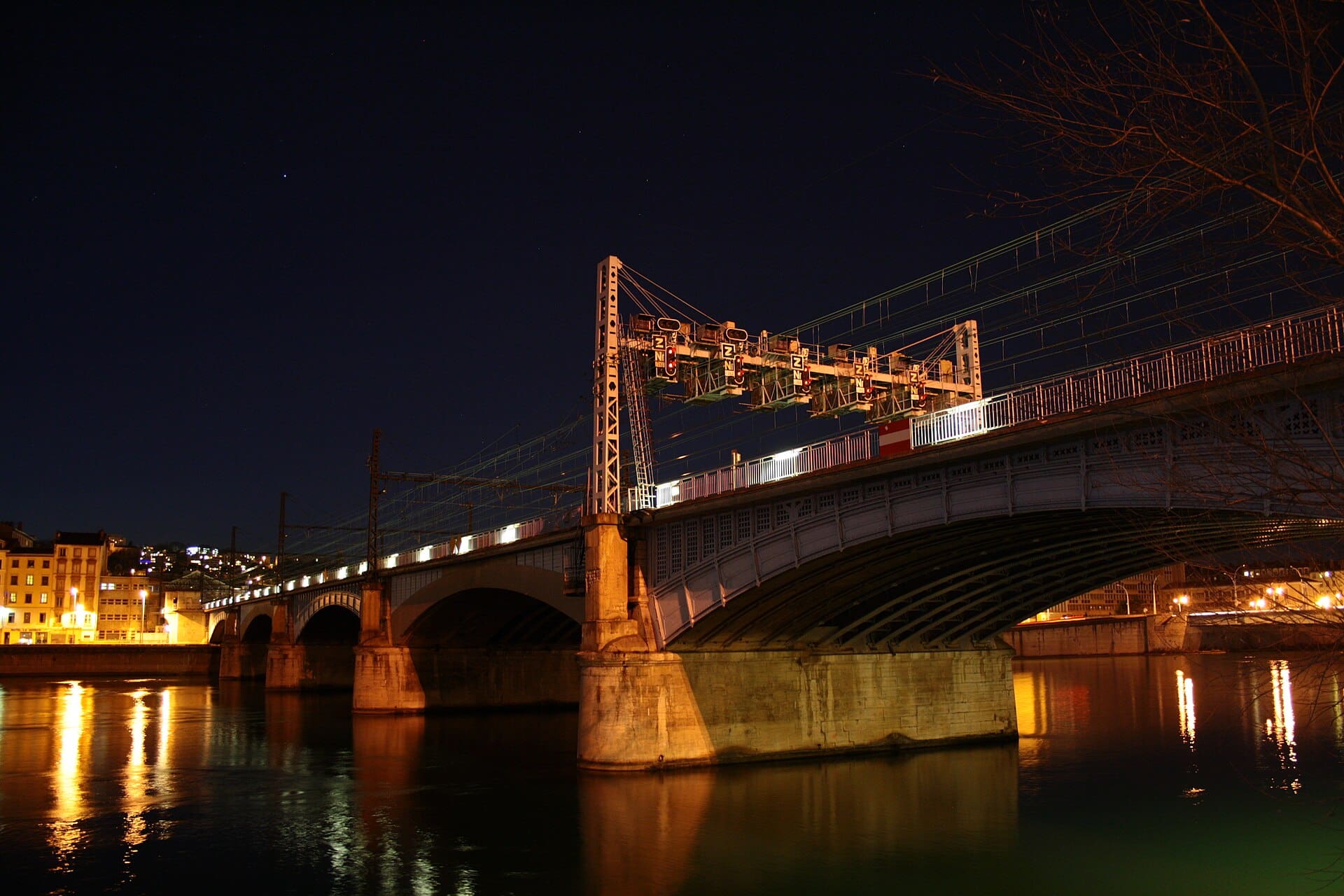 You are currently viewing Narcotrafic : cinq Colombiens interpellés à Lyon, soupçonnés d’avoir été recrutés comme tueurs à gage