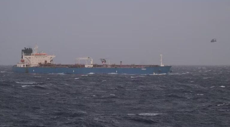 Lire la suite à propos de l’article Pétrolier russe arraisonné : la marine française frappe la « flotte fantôme » en Méditerranée