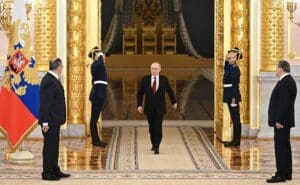Lire la suite à propos de l’article Russie : Poutine reçoit les ambassadeurs de 34 pays et appelle au renforcement des Nations unies
