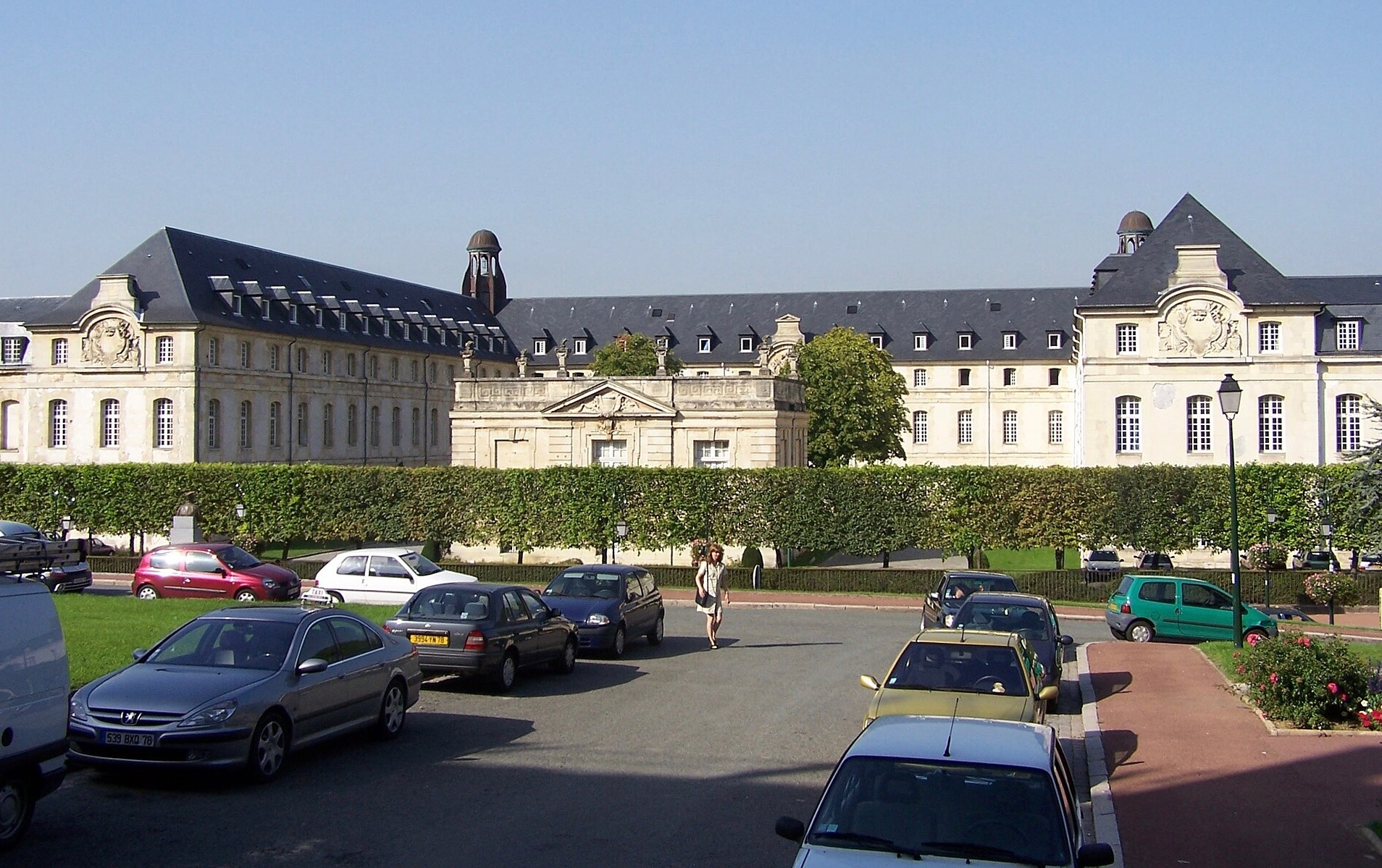 You are currently viewing Saint-Cyr : des élèves officiers soupçonnés d’avoir incendié un bateau au Japon, la justice française saisie