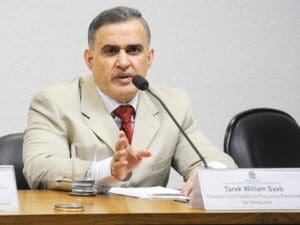 Lire la suite à propos de l’article Venezuela : le pouvoir dénonce un « enlèvement » de Nicolás Maduro et accuse les États-Unis d’une « attaque terroriste »