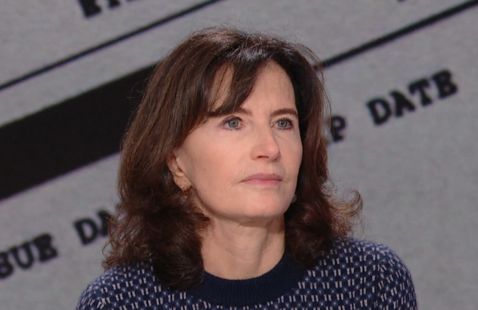 You are currently viewing Affaire Epstein : Caroline Lang sort les rames et livre sa version des faits