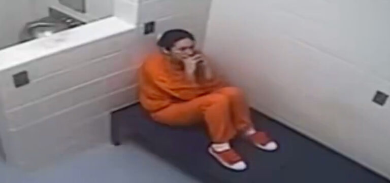 Lire la suite à propos de l’article Affaire Epstein : Ghislaine Maxwell refuse de répondre au Congrès sans grâce présidentielle de Trump