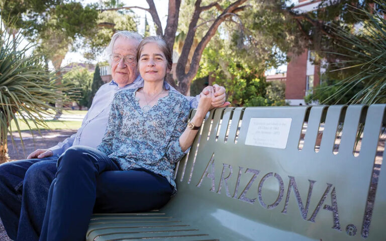 Lire la suite à propos de l’article Affaire Epstein : Valéria Chomsky sort du silence pour défendre Noam Chomsky