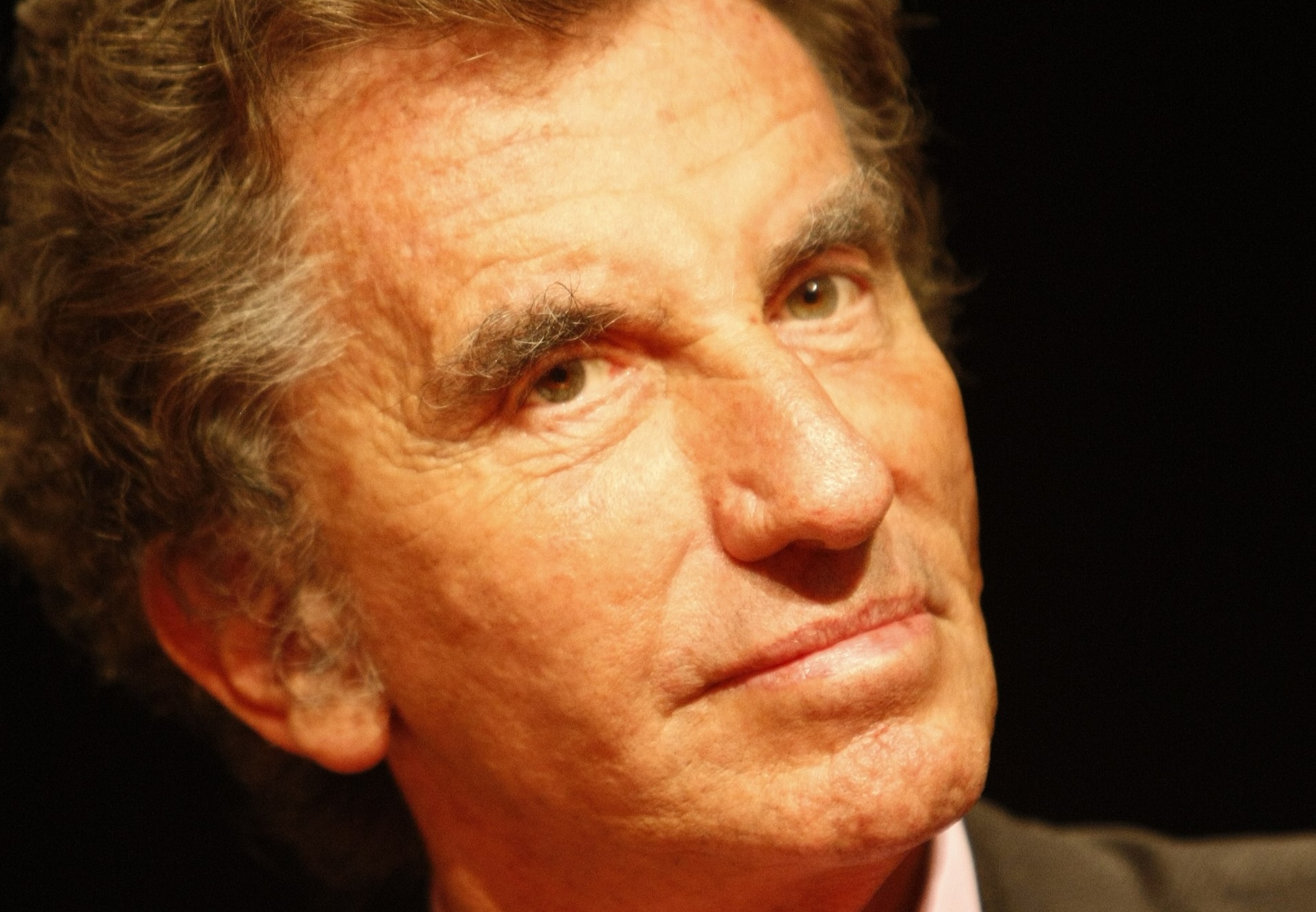 You are currently viewing Affaire Epstein : un document de 52 pages mentionnant Jack Lang retiré du site du DOJ