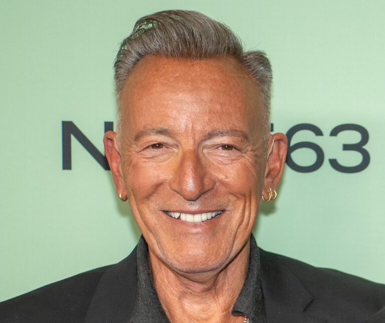 Lire la suite à propos de l’article Bruce Springsteen : une chanson hommage aux morts de Minneapolis qui vise frontalement Donald Trump