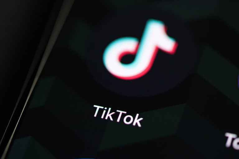 Lire la suite à propos de l’article Ingérence russe en Roumanie : TikTok contredit les autorités, de nouveaux documents fragilisent la version officielle