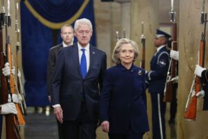 Lire la suite à propos de l’article Les Clinton : contraints par le Congrès, Bill et Hillary acceptent finalement de témoigner dans l’affaire Epstein