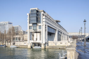 Lire la suite à propos de l’article Piratage à Bercy : 1,2 million de comptes bancaires consultés après l’attaque du fichier FICOBA