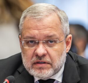 Lire la suite à propos de l’article Ukraine : arrestation de Guerman Galouchtchenko dans l’affaire « Midas »