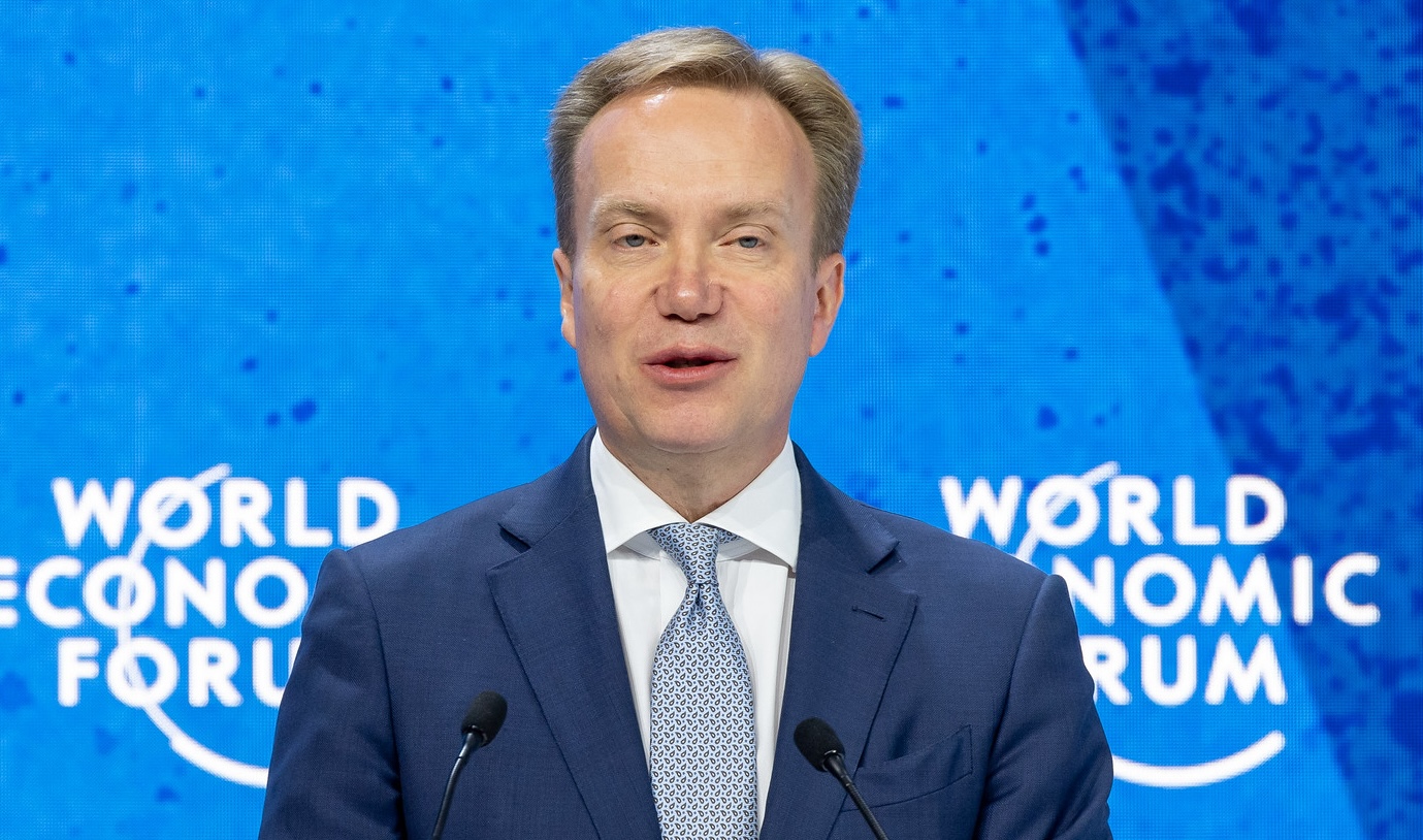 You are currently viewing WEF : le président Børge Brende s’excuse après la révélation de ses rencontres avec Jeffrey Epstein