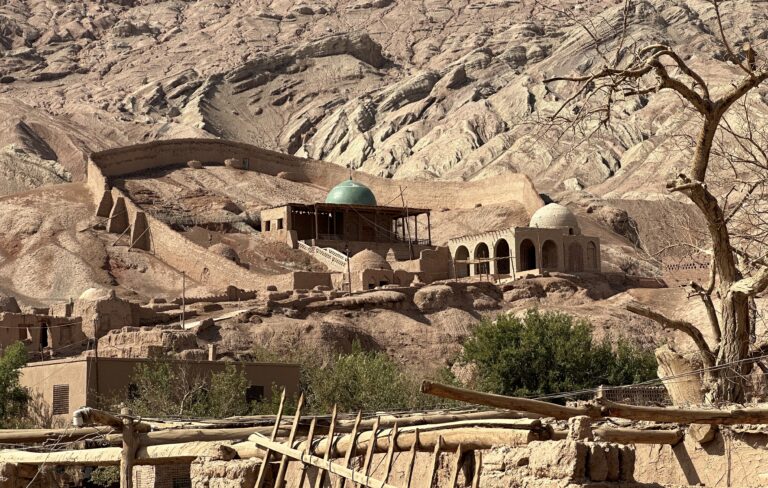 Lire la suite à propos de l’article Ashab Al-Kahf : les « compagnons de la caverne » qui menaceraient désormais les intérêts français en Irak