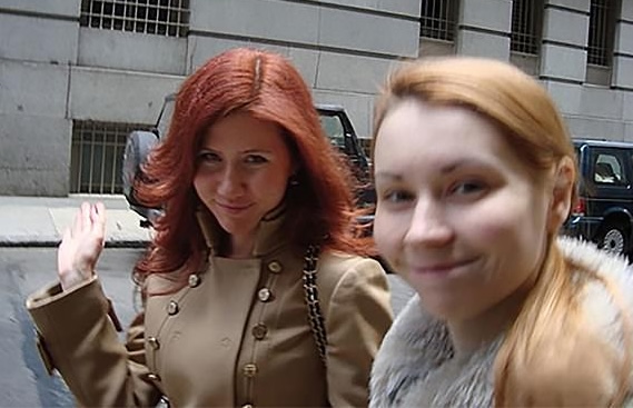 You are currently viewing Bill Gates : une photo relance les interrogations autour de ses liens russes et du dossier Epstein