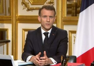 Lire la suite à propos de l’article Charles-de-Gaulle : Macron confirme le déploiement du porte-avions en Méditerranée face à l’escalade au Moyen-Orient
