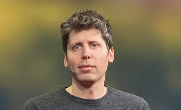 Lire la suite à propos de l’article ChatGPT : désinstallations record et avalanche de notes négatives après l’accord avec le Pentagone