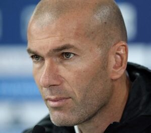 Lire la suite à propos de l’article Équipe de France : Zidane déjà en route vers les Bleus, un accord en coulisses et un staff en préparation