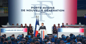 Lire la suite à propos de l’article « France libre » : Macron annonce le nom du futur porte-avions français et appelle à accélérer l’effort de Défense
