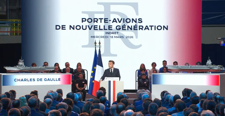 Lire la suite à propos de l’article « France libre » : Macron annonce le nom du futur porte-avions français et appelle à accélérer l’effort de Défense