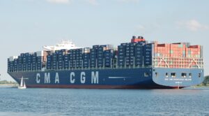 Lire la suite à propos de l’article MSC, CMA CGM, Maersk : les grands armateurs membres du WEF  suspendent leurs opérations dans le Golfe 