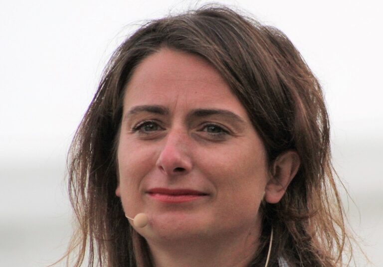 Lire la suite à propos de l’article Marine Tondelier enceinte : la candidate à la présidentielle 2027 l’annonce sur LCI