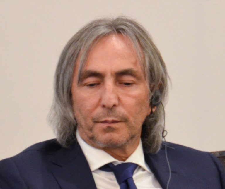 Lire la suite à propos de l’article Mort de l’oligarque russe Umar Dzhabrailov : suicide contesté et liens évoqués avec l’affaire Epstein