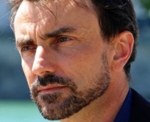 Lire la suite à propos de l’article Municipales 2026 : Grégory Doucet largement reconduit à Lyon face à Jean-Michel Aulas