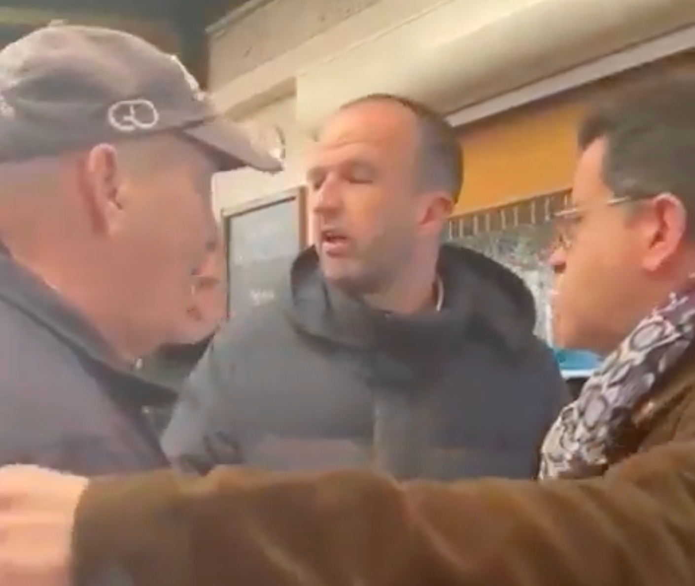 You are currently viewing Municipales 2026 à Lyon : Bompard enflamme la fin de campagne alors que Doucet et Aulas sont au coude-à-coude