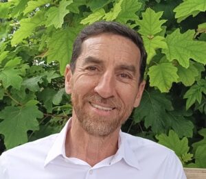 Lire la suite à propos de l’article Municipales 2026 : comment L&rsquo;Insoumis Abdelkader Lahmar a conquis Vaulx-en-Velin