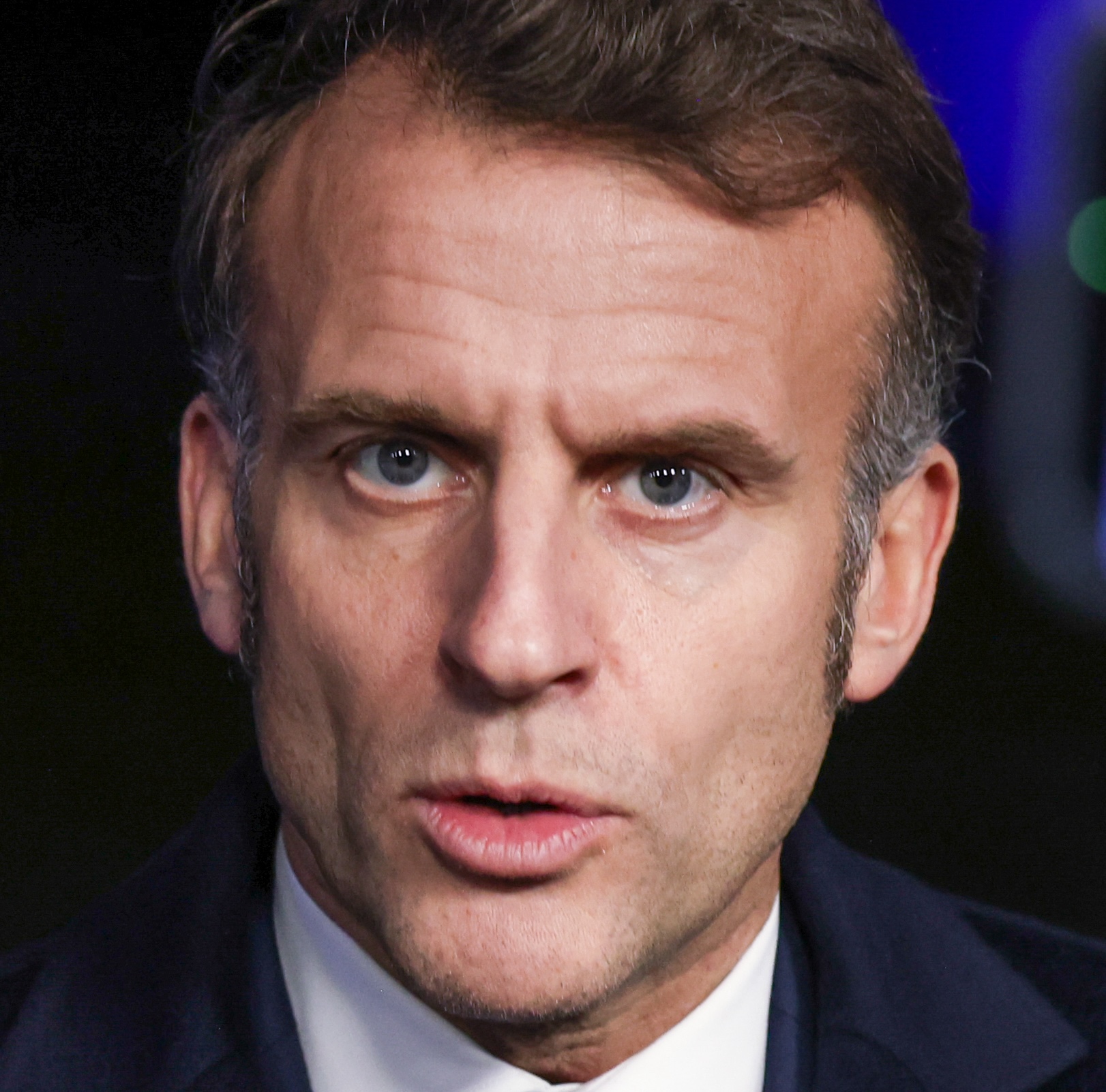 You are currently viewing Municipales 2026 : la presse étrangère voit dans le premier tour une percée du RN et de LFI et un revers pour Macron