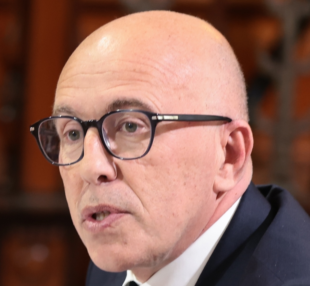 You are currently viewing Municipales à Nice : Éric Ciotti largement en tête face au maire sortant Christian Estrosi