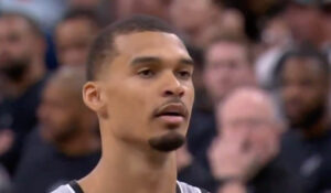 Lire la suite à propos de l’article NBA : Victor Wembanyama propulse les Spurs en play-offs après un final héroïque