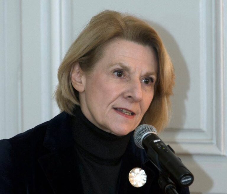 Lire la suite à propos de l’article Le Point : Quand Catherine Pégard démentait l’hypothèse d’une initiation de Jacques Chirac à la Grande Loge Alpina