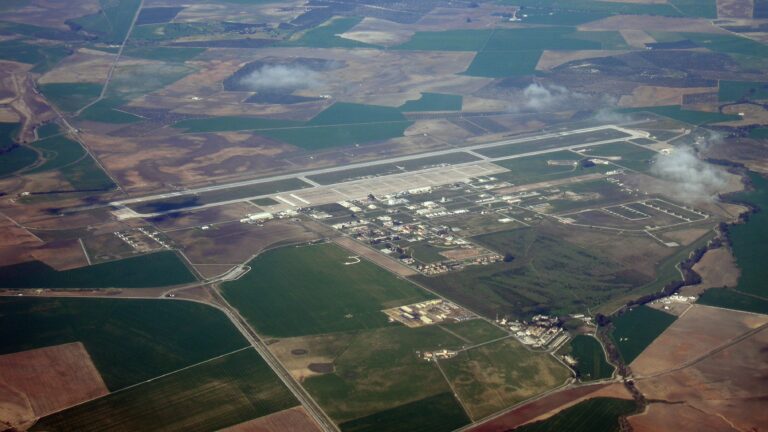 Lire la suite à propos de l’article Relations internationales : l’Espagne refuse que les bases militaires espagnoles servent aux frappes américaines contre l’Iran